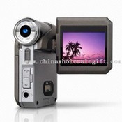 Digital Video Camera with 5.1 Megapixel CMOS Sensor and Internal Memory of 32MB images
