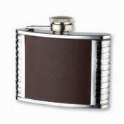 Duples Stainless steel Hip Flask with leather middle images