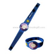 UV bracelet with 3D effect images