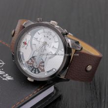 Reloj mecánico de cuero para hombre images