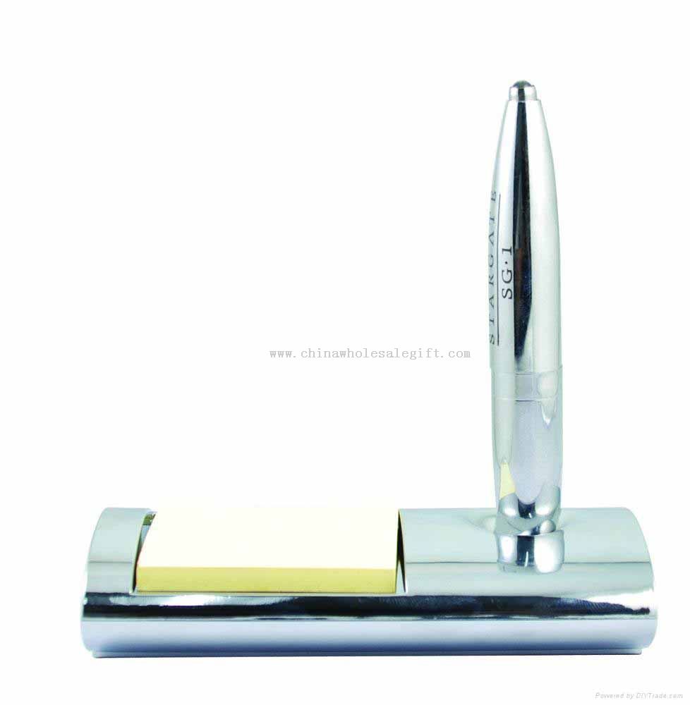 Magnetic pen