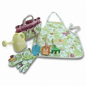 7pcs Kids Garden Tools Set Includes Rake Trowel Transplanter Watering Can Cap and Apron