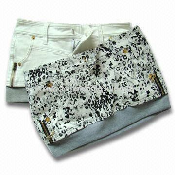 Women Mini Skirt with Sable Grain Printed