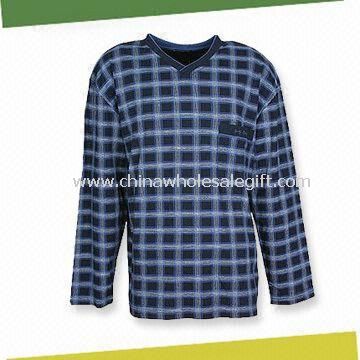 Mens V-neck T-shirt Made of 100% Cotton