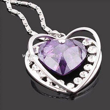 Necklace in Heart-shaped Design