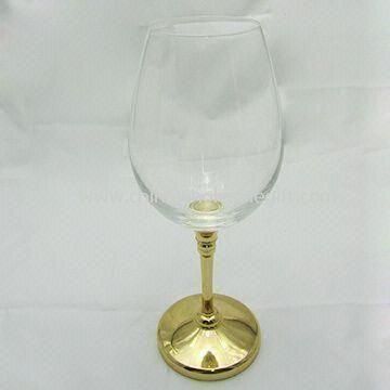 Red Wine Glass with Leadless Crystal Cup Body and Metal Base