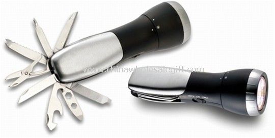 Multi tool flashlight