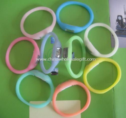 cool glow in dark silicon sports watch