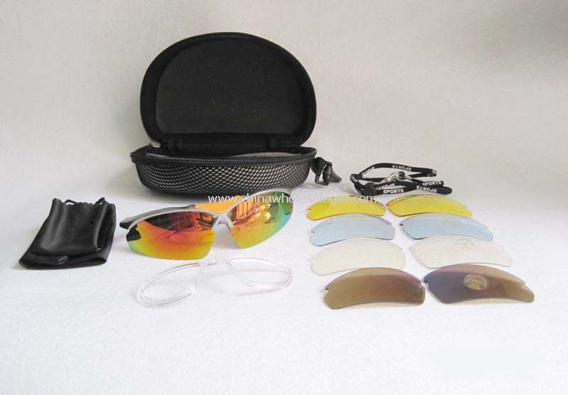 Replaceable Glasses with Pocket