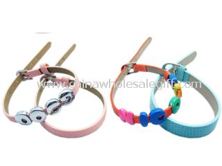 Adjustable wristband