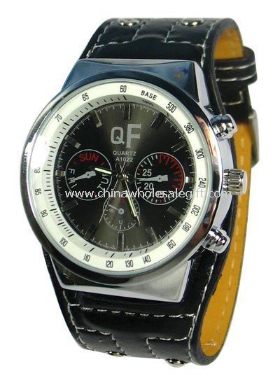 Fashion analog watches