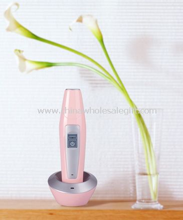 Ultrasonic skin cleaner