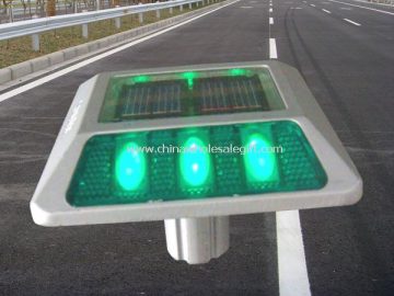 Solar road stud