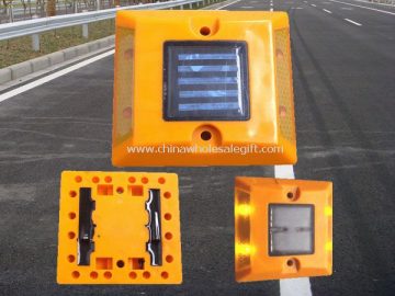 Solar road studs