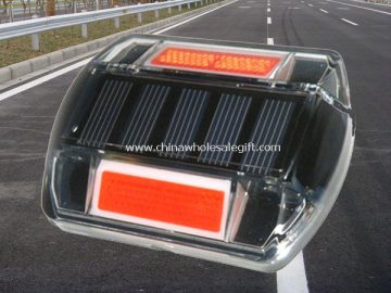 Solar road studs