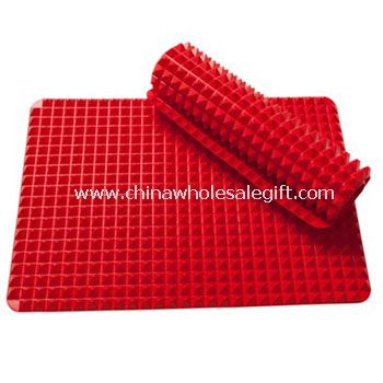 Pyramid shape silicone baking sheet