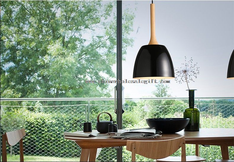 Adjustable hanging lamp