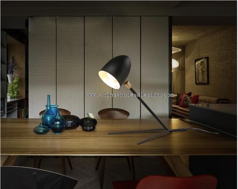 Desk lamp