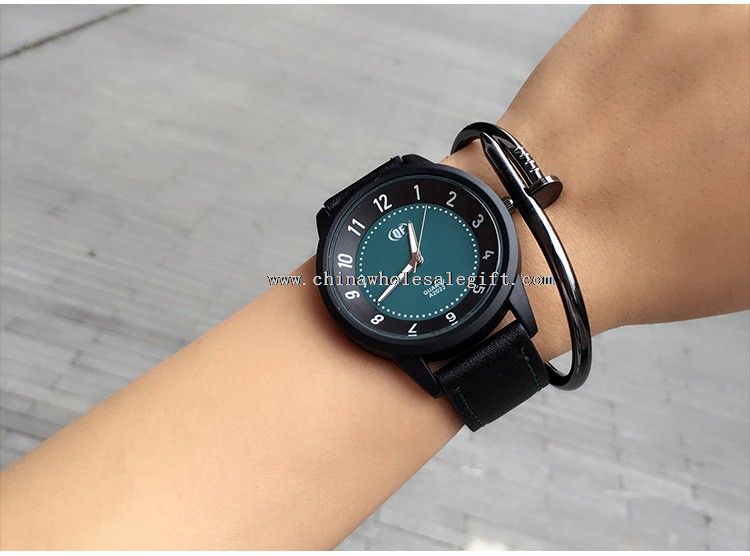slim classic quartz watch