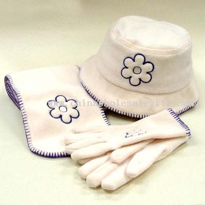 winter hat/scarf/gloves set