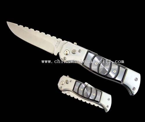 Multi-Use Pocket Knives