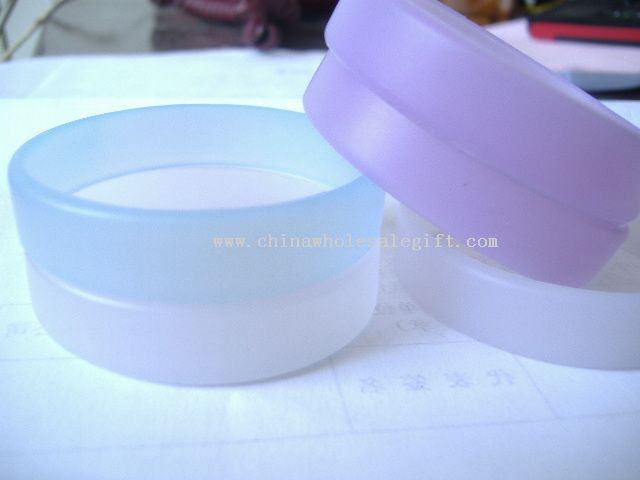 Color-Change Bracelet