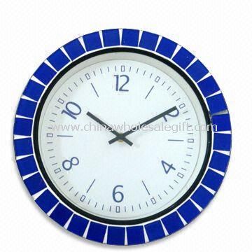 Modern Design Wooden Wall Clock Suitable for Home Decoration