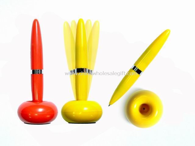 Magnetic pen