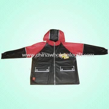 Children Raincoat with Plastic Zipper and Three Badges