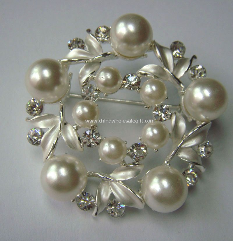 pearl hair clips