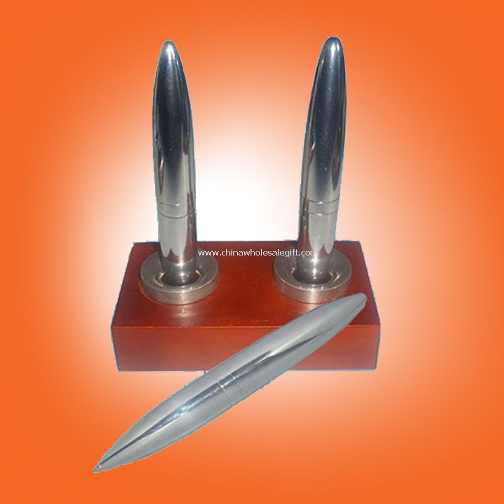 Magnetic ball pen with wooden base