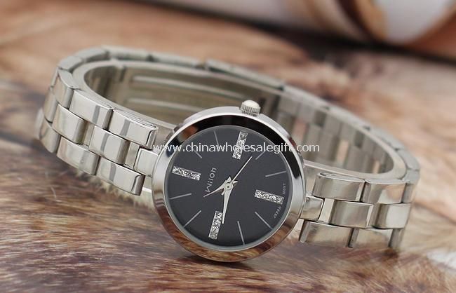 Lady watch with diamond