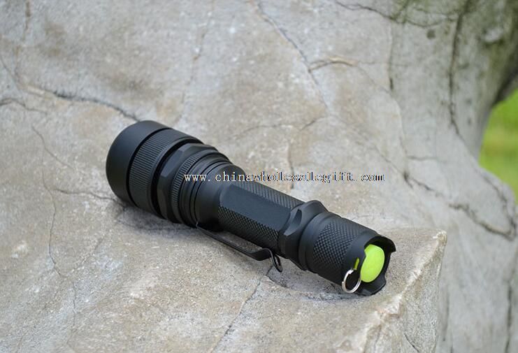 Aluminum tactical led flashlight