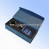 الليزر المحفور حلقة مفاتيح كريستال مع LED زرقاء images
