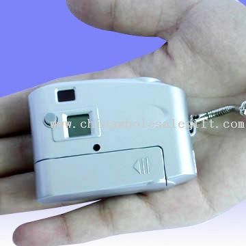1.5M Color CIF Digital Still Camera Comes with USB Cable and Belt