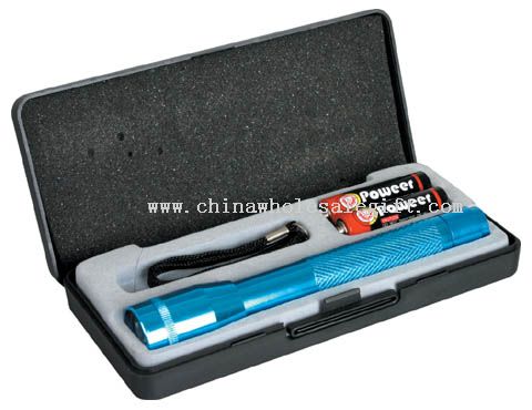 Plastic box for 2xAA flashlight