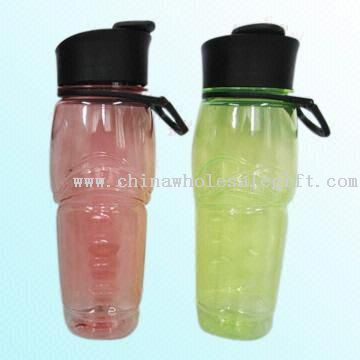 Bottiglia di acqua in policarbonato traslucido 680ml