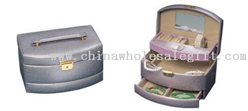 The jewelry case with drawers