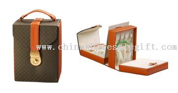 The jewelry case with pockets