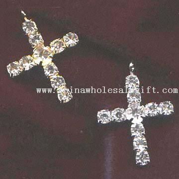 Kříž ozdobený šperky přívěšek