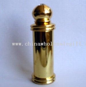 frasco de perfume de cobre