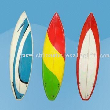 Deski surfingowe kolorowe w stylu Retro