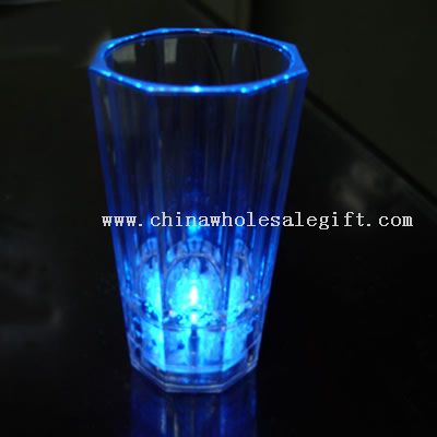 Flashing cup
