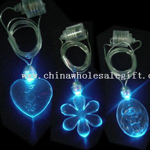 Flashing necklace