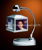 Magnetically images