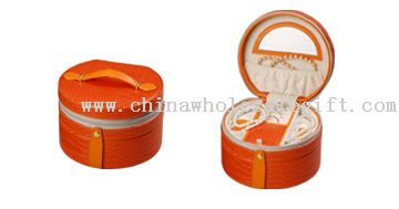 The jewelry case with pockets