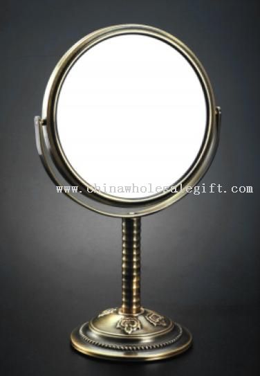 Cosmetic mirror