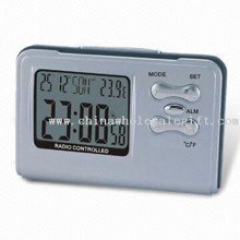 Portable multi-bandes Radio Controlled Clock with LED Backlight et CR2032 x 1 Batterie images