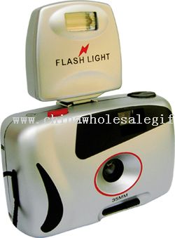 Ręczny aparat fotograficzny z lampą błyskową