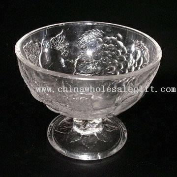 كأس الآيس كريم مصنوع من الزجاج الشفاف